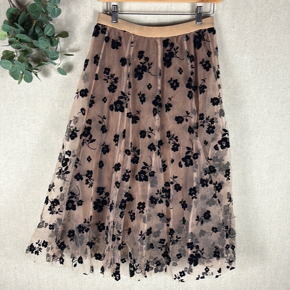 Chicwish > New with Tags 3D Posy Double Layered Midi Skirt OS - Picture 8 of 10